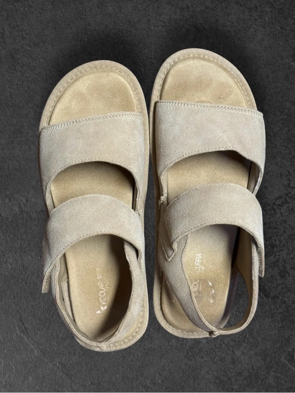 Koolaburra by UGG Tizz Suede Platform Sandals in a neutral  beige  SZ 8